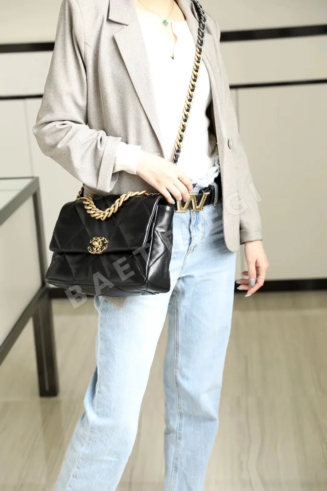 샤넬 클래식 부드러운 가죽 블랙 가방 상세 이미지 3