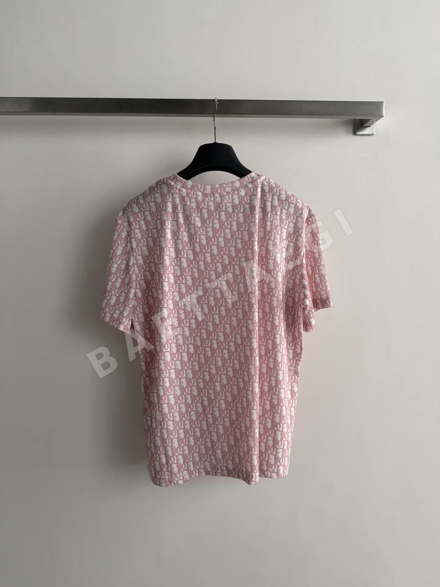 디올 프린트 포켓 반팔 티셔츠 상세 이미지 2
