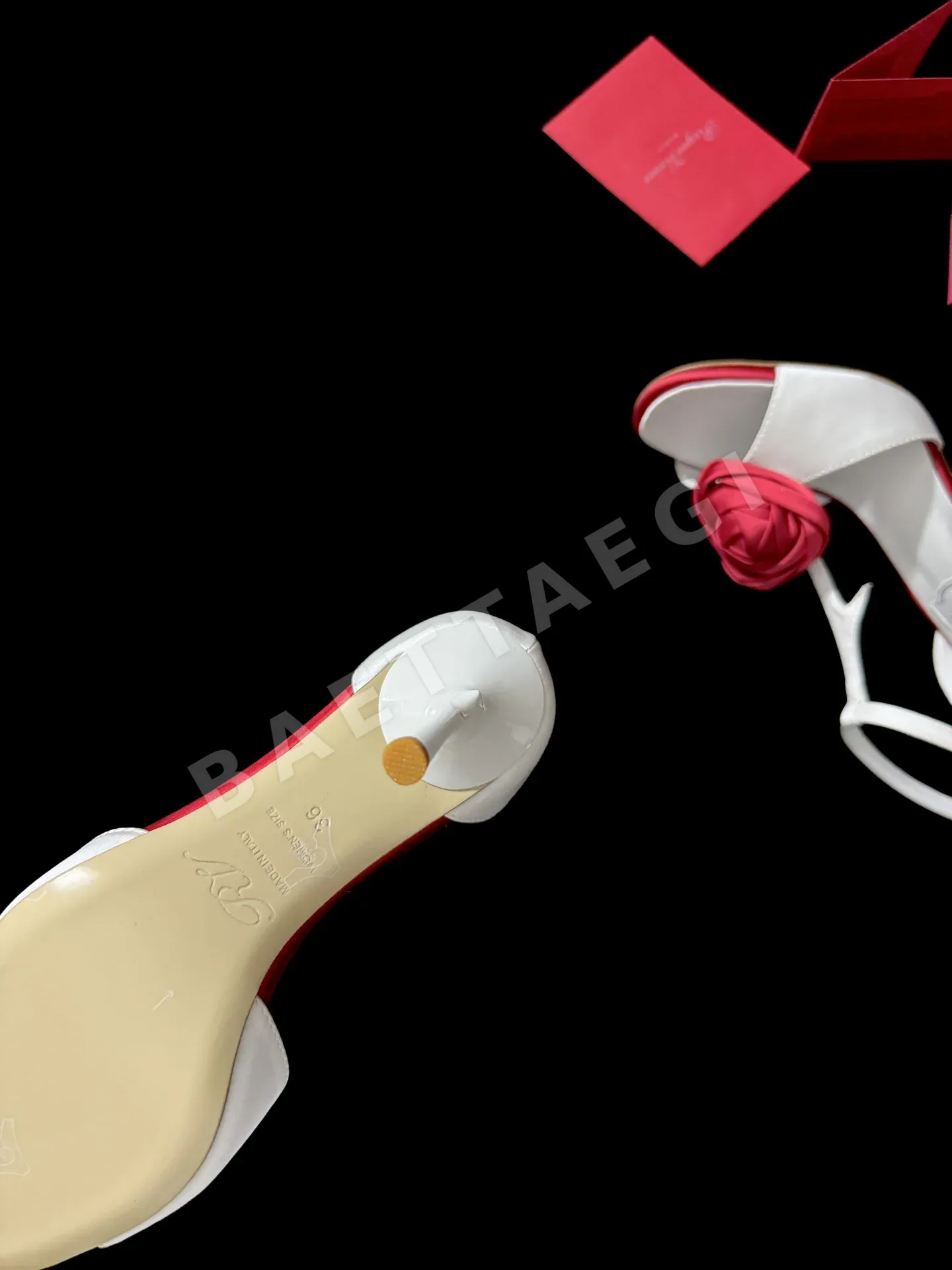 로저비비에 RV 3D 로즈 실크 샌들 상세 이미지 9