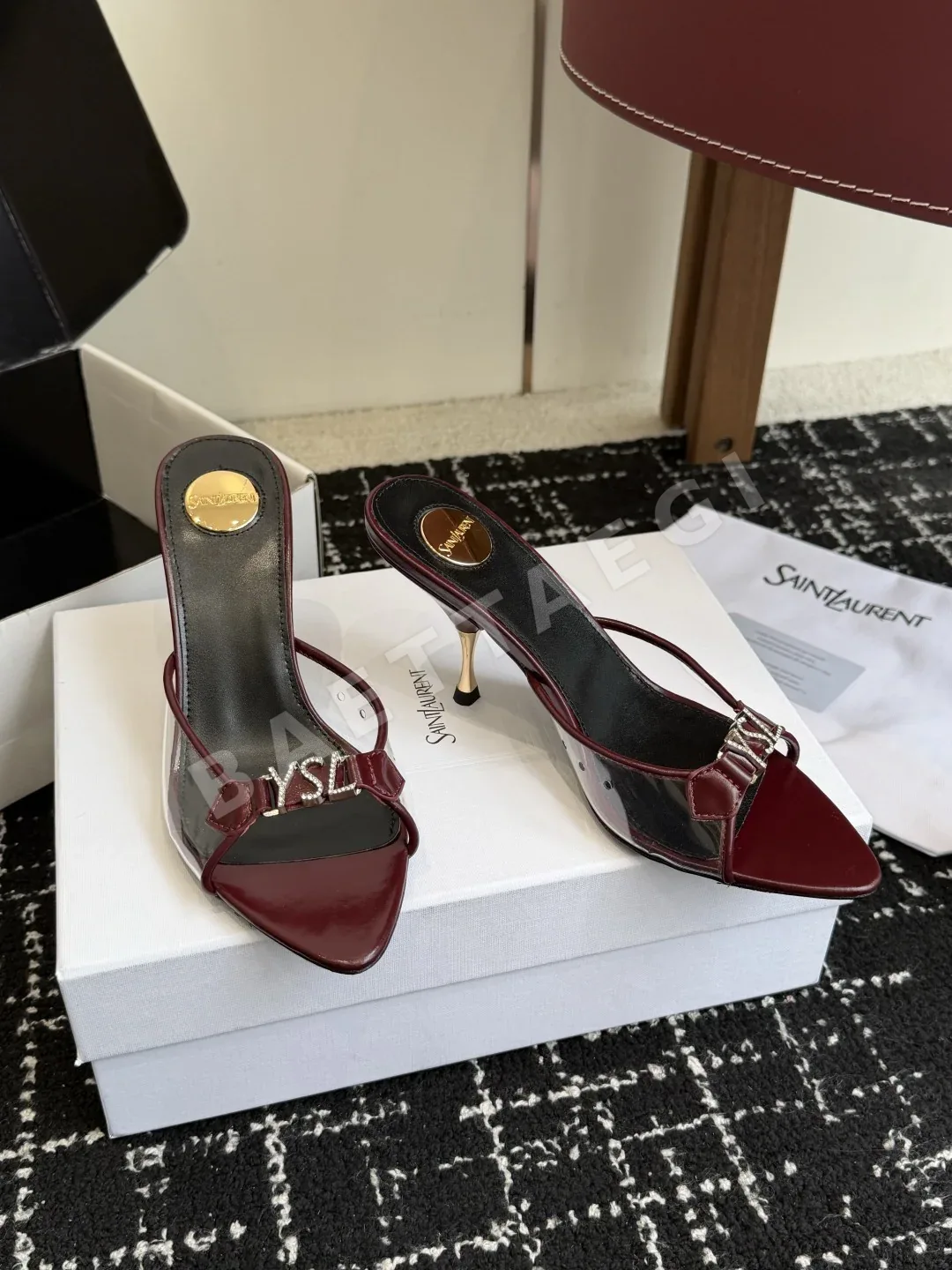 생로랑 YSL 큐빅 버클 클래식 하이힐 상세 이미지 7
