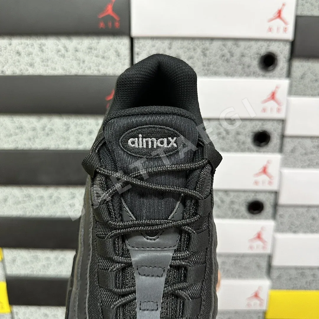 나이키 [GX] 에어 맥스 95 CI3705-001 201224 Nike Air Max 95 Essential Triple Black 상세 이미지 10