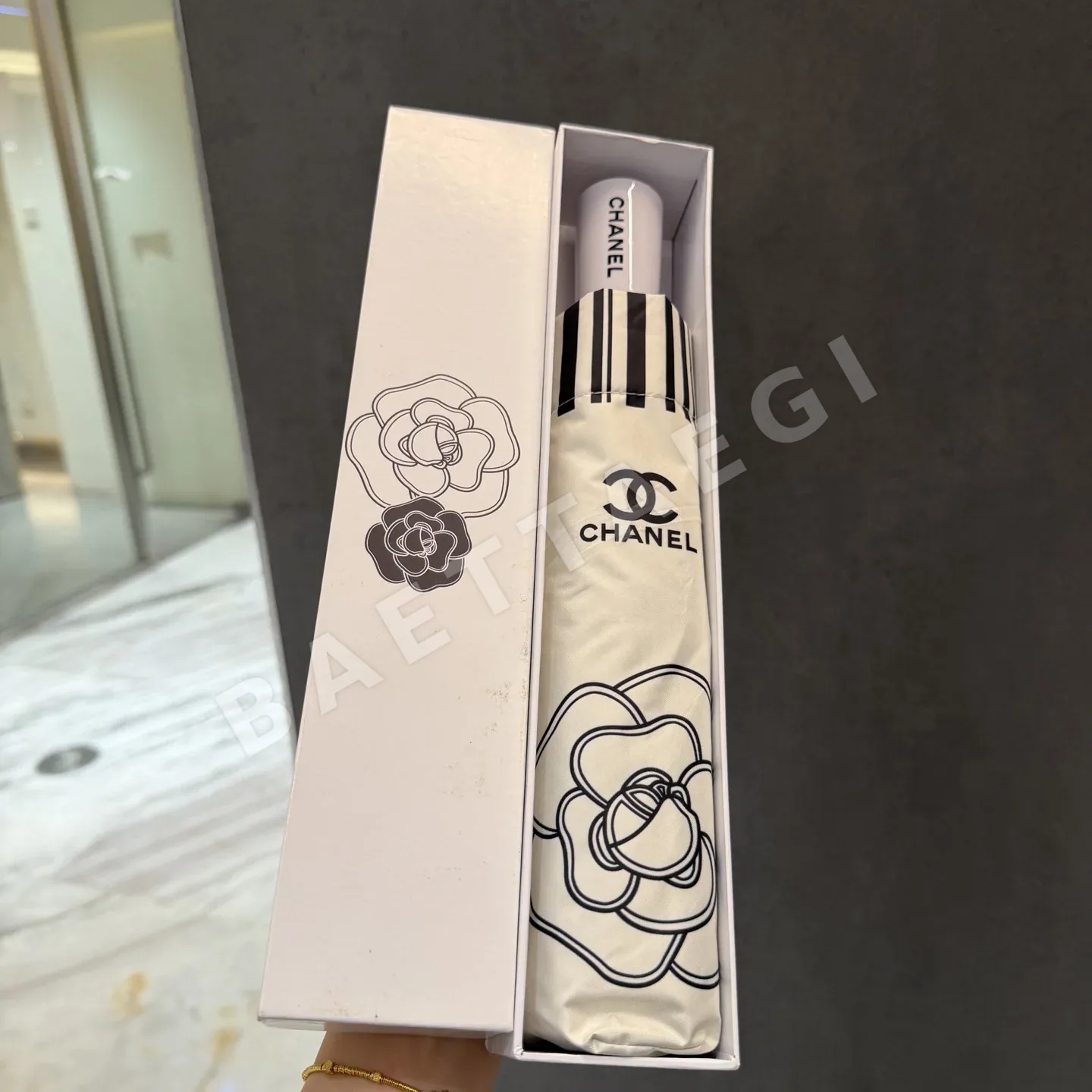샤넬 자동 접이식 우산 85390