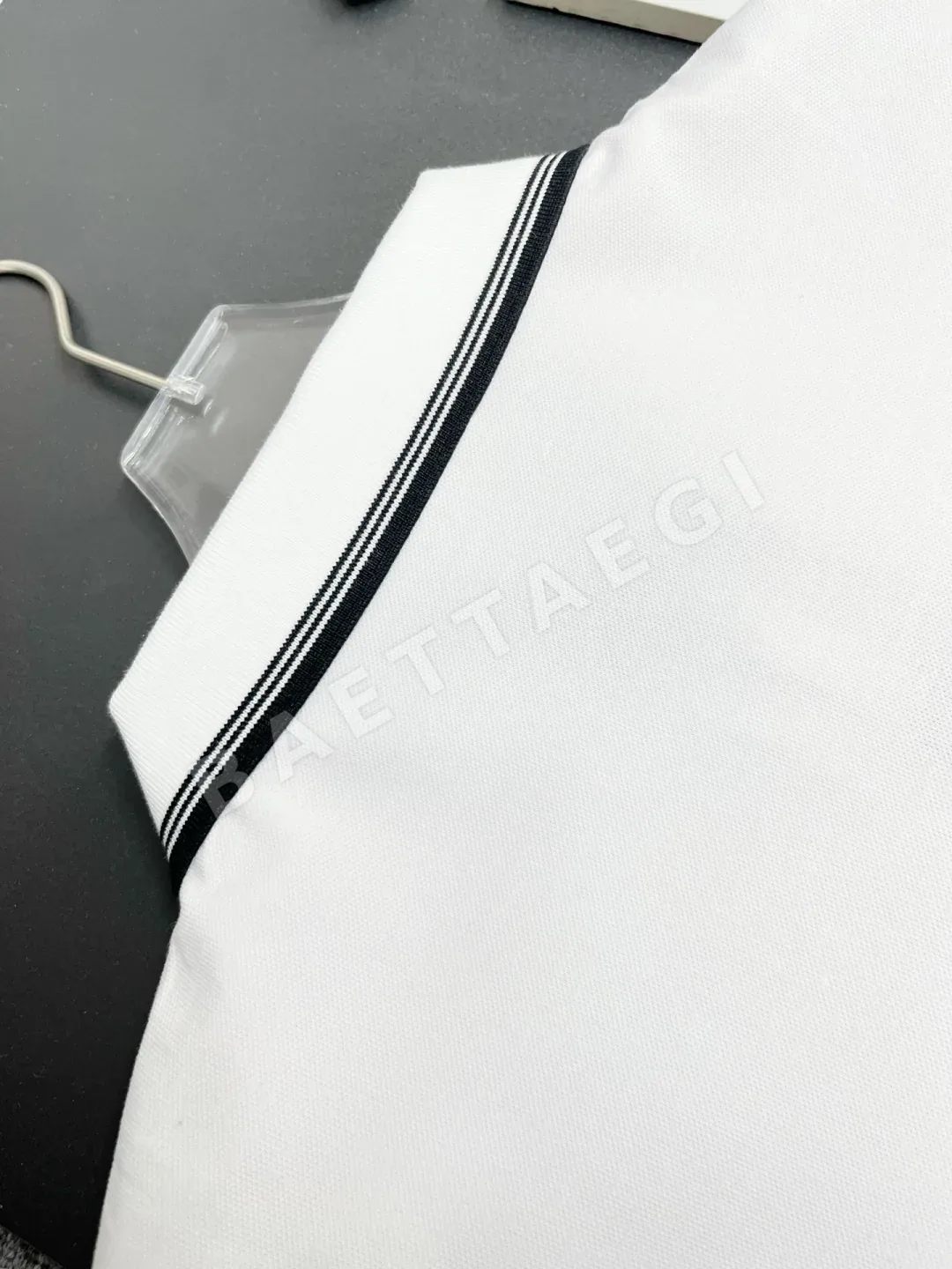 지방시 지퍼업 반팔 티셔츠 상세 이미지 8