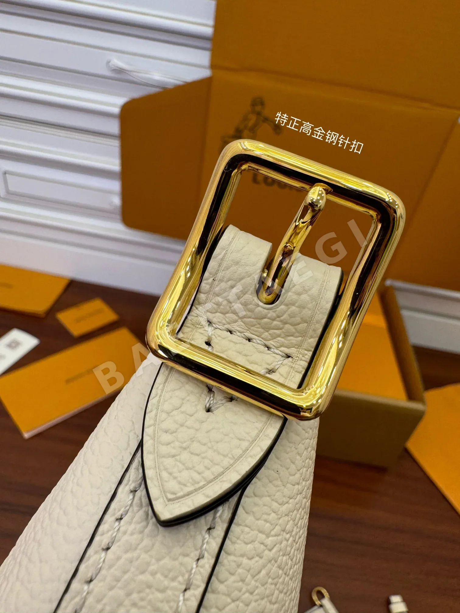루이비통 M46293 가죽 가방 상세 이미지 4