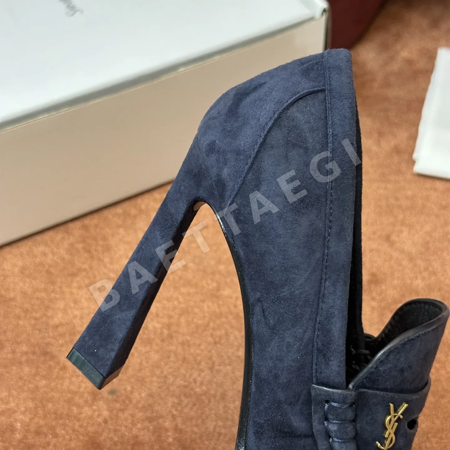 생로랑 앞코 덮인 YSL 뮬 상세 이미지 4