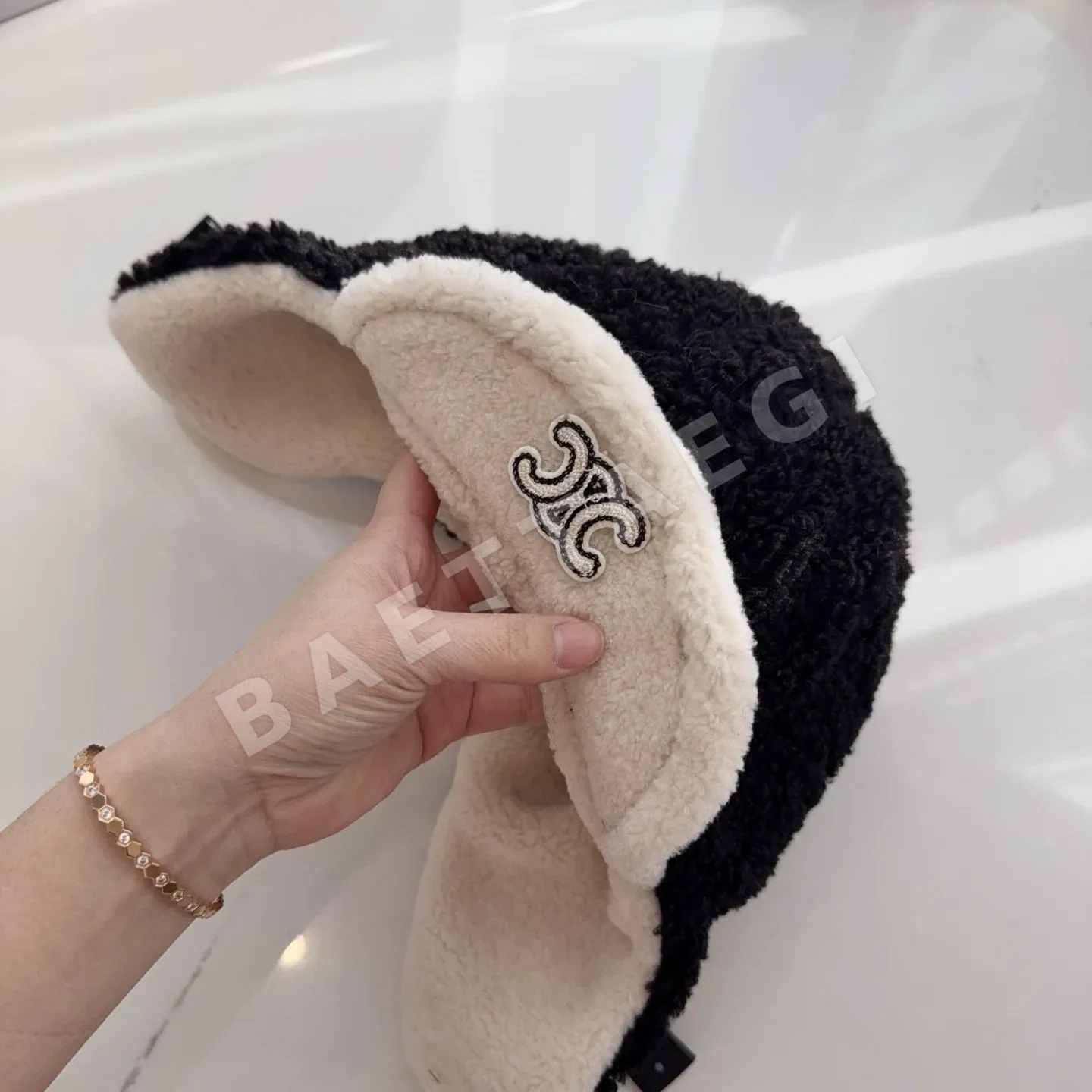 셀린느 램울 소재 컬러 블록 이어머프 모자 상세 이미지 5