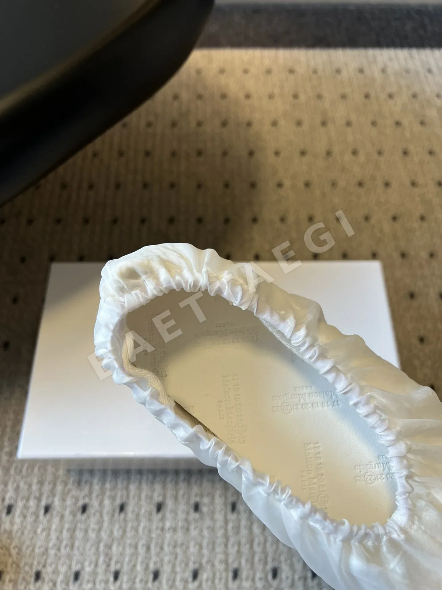 마르지엘라 주름 장식 새틴 플랫 슈즈 9302 상세 이미지 9