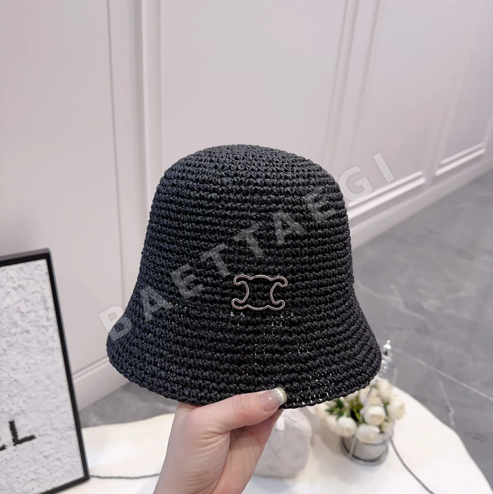 셀린느 핸드크로스 버킷햇 상세 이미지 7