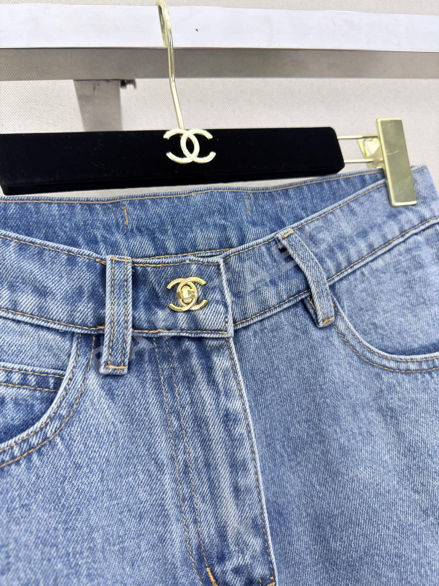 샤넬 자수 더블 C 포켓 여성 데님 반바지 상세 이미지 5