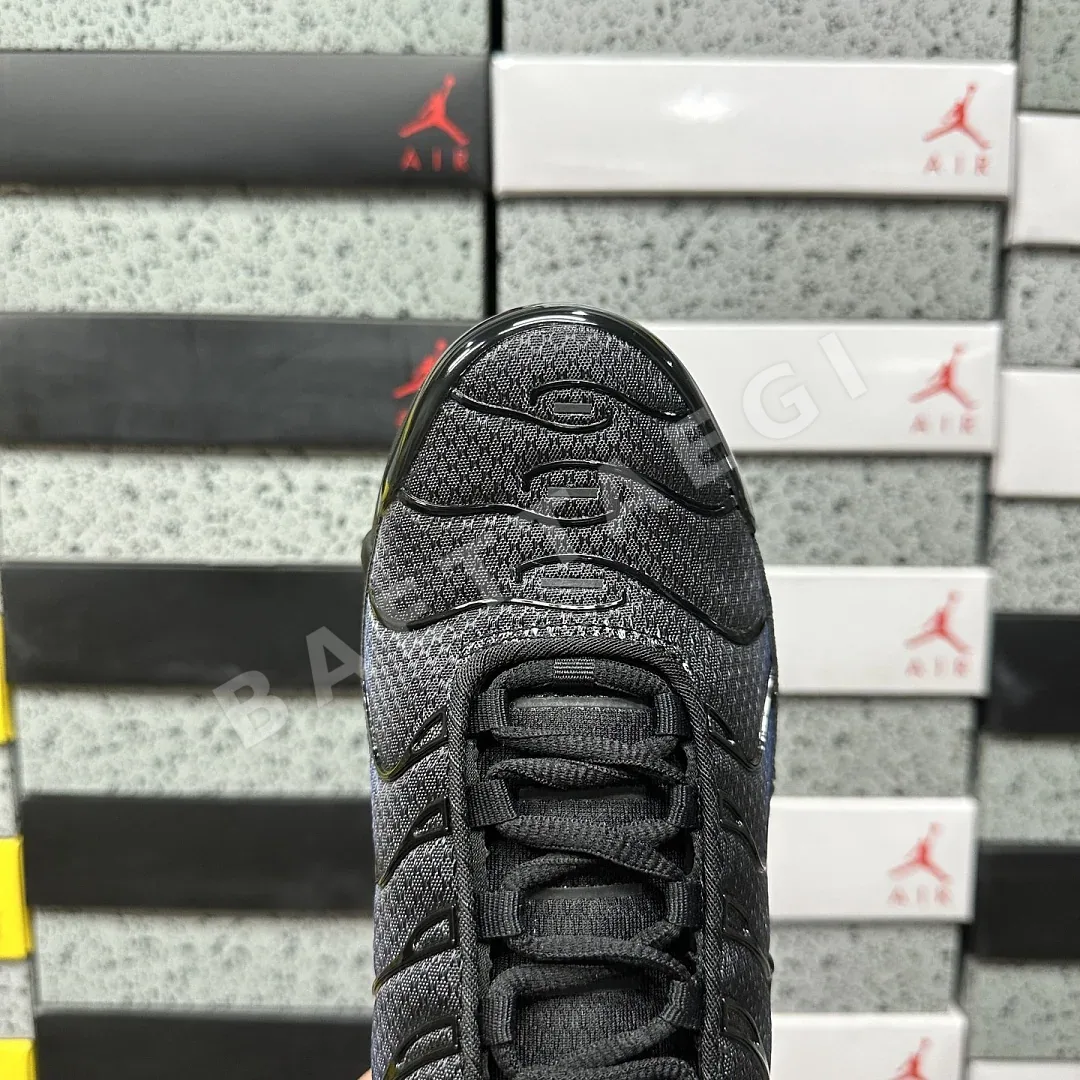 나이키 [DF] 에어 맥스 플러스 DM0032-041 201550 Nike Air Max Plus Black Blue Crystal 상세 이미지 4