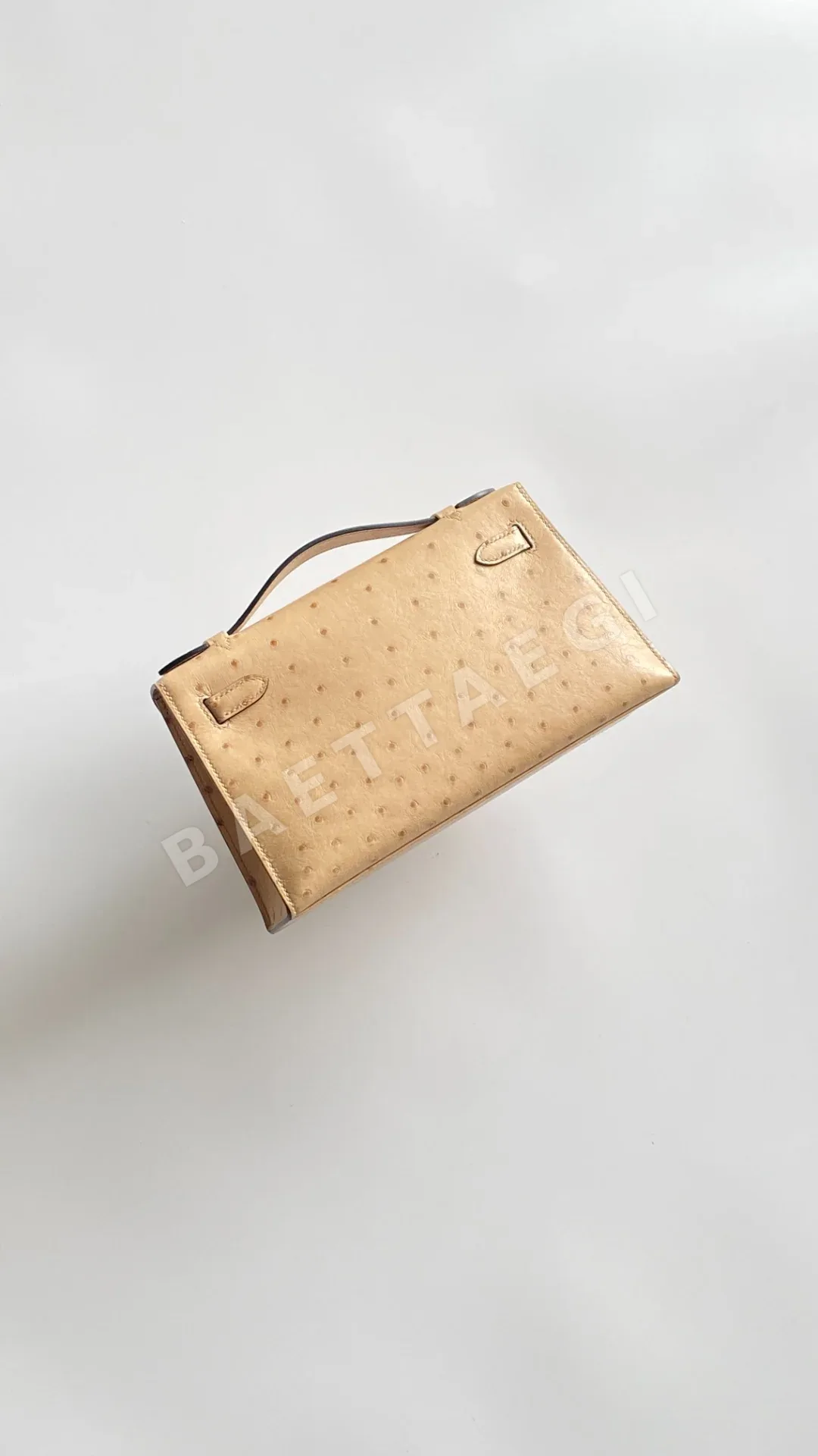 에르메스 켈리 회색 타조 가죽 가방 상세 이미지 3