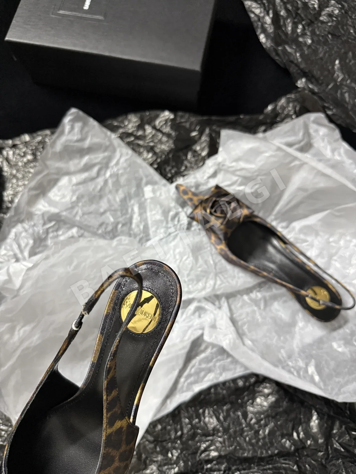 생로랑 YSL 장미 장식 여성 구두 9364 상세 이미지 7