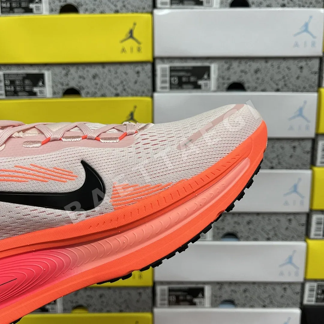 나이키 줌 보메로 18 HM6804-600 201098 Nike Zoom Vomero 18 상세 이미지 5