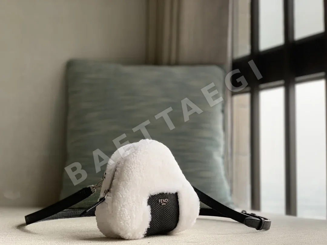 펜디 램 울 라이스볼 크로스바디 가방 상세 이미지 2