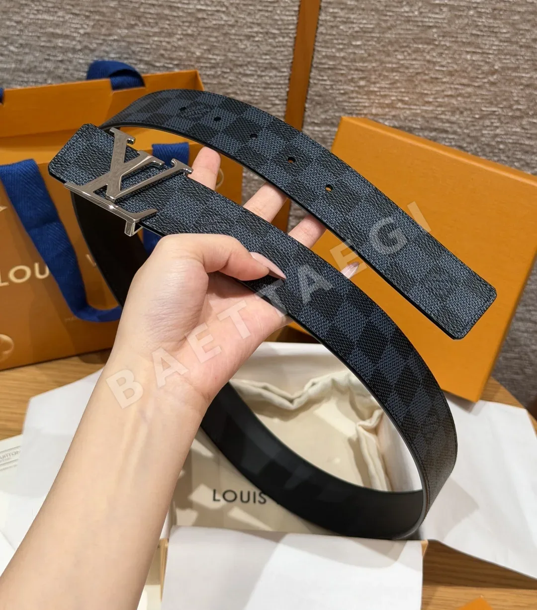 루이비통 이니셜 40mm 리버시블 다미에 벨트 상세 이미지 5