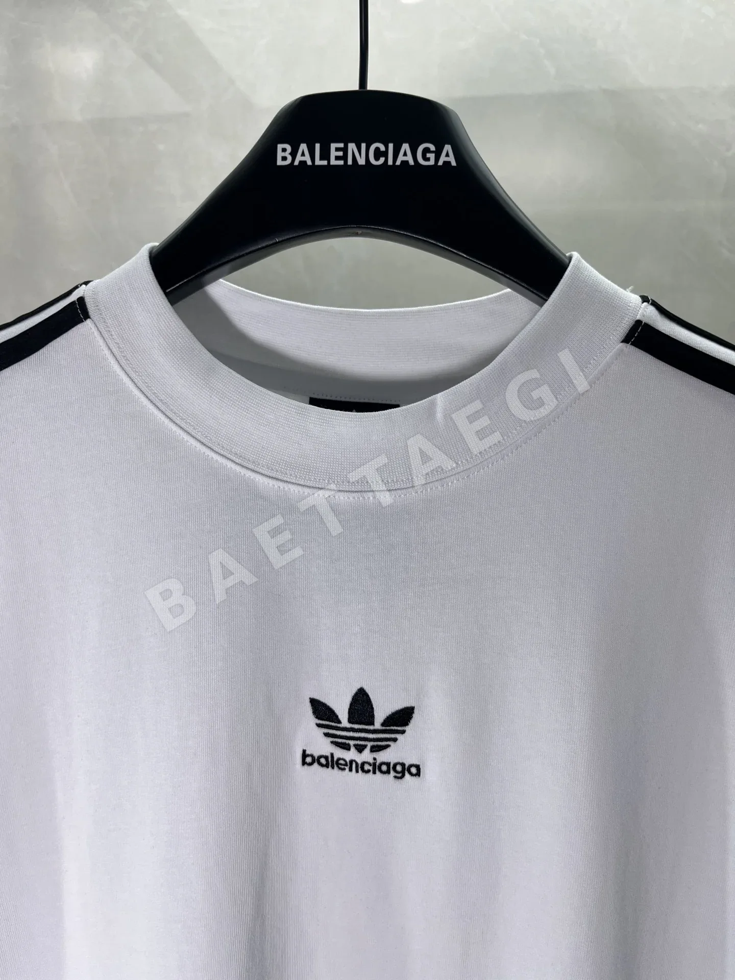 발렌시아가 여성 반팔 티셔츠 상세 이미지 3