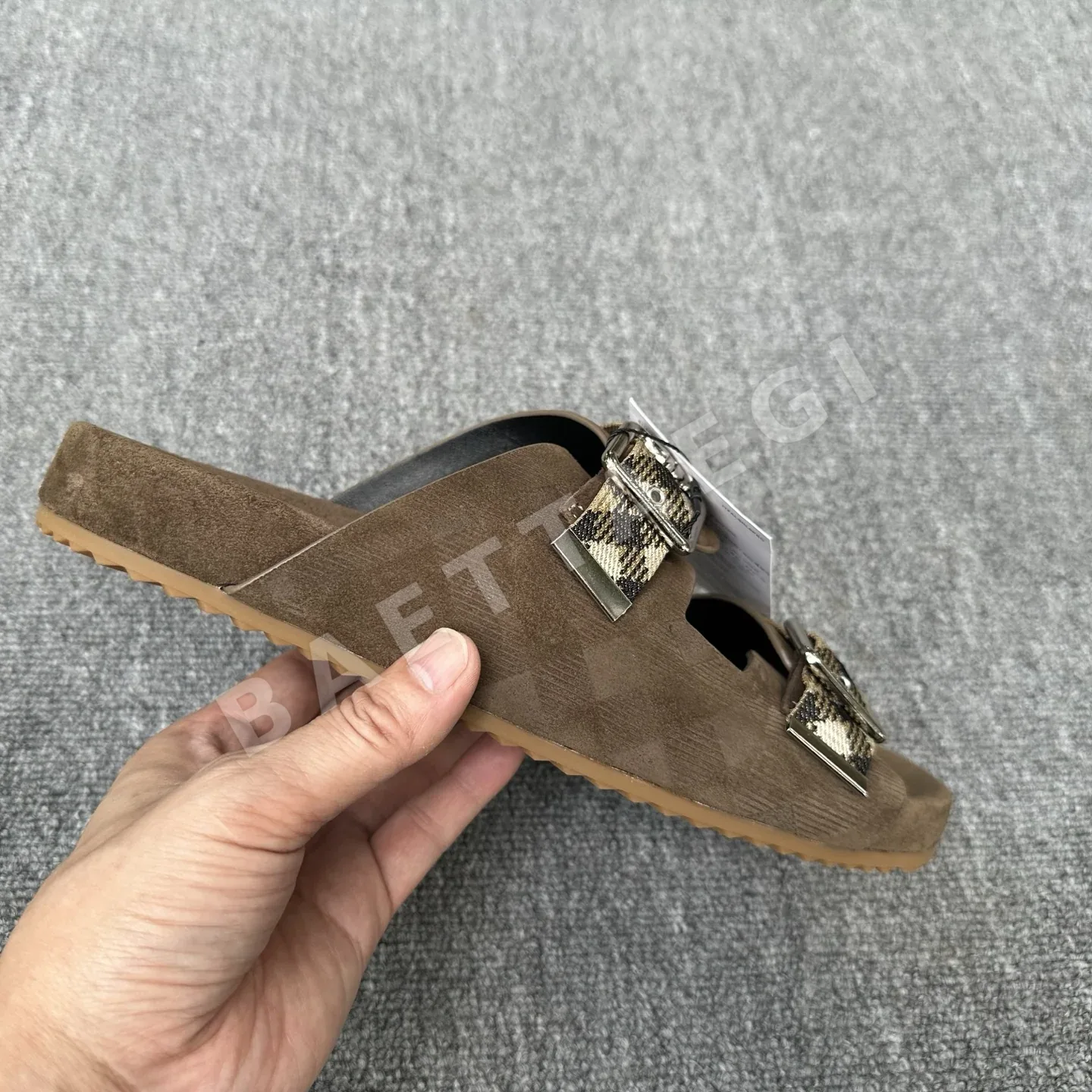 버버리 더블 스트랩 남성 슬리퍼 상세 이미지 4
