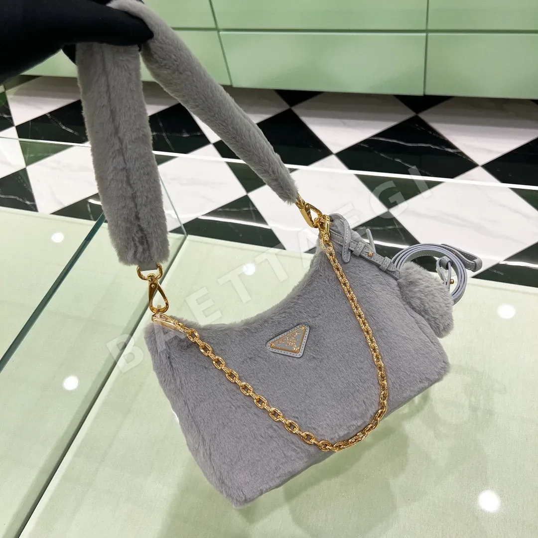 프라다 인형 소재 삼각 로고 체인숄더백 1BC204