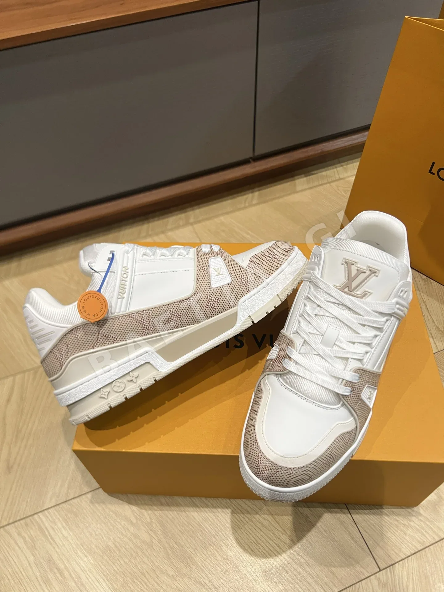 루이비통 LV 26 데님 가죽 트레이너 신발 상세 이미지 5