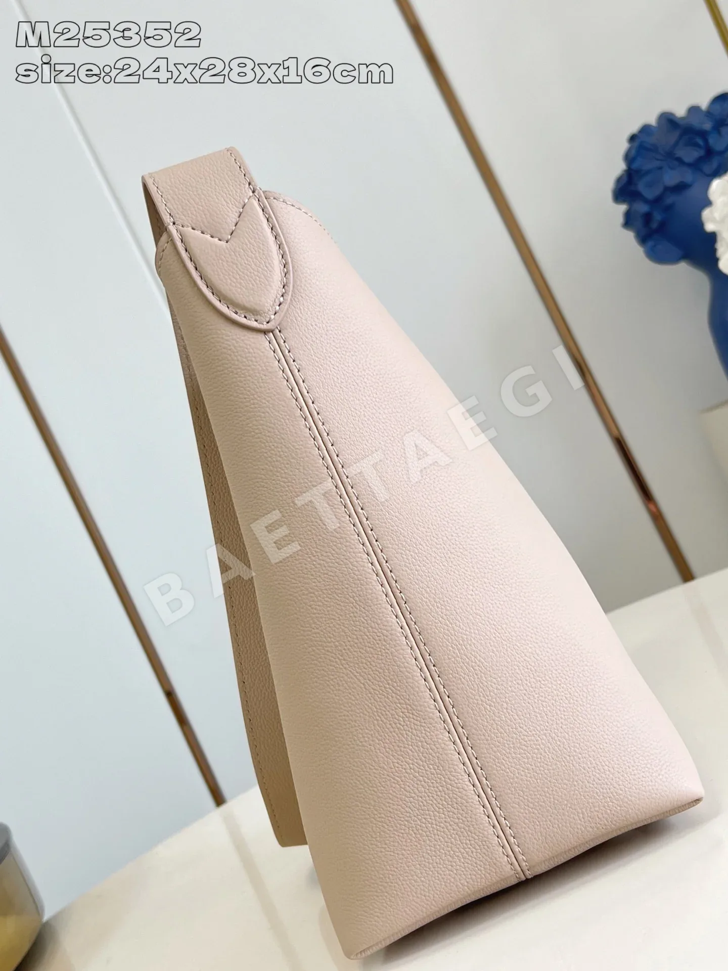 루이비통 로우 키 스몰 핸드백 M25352 상세 이미지 6