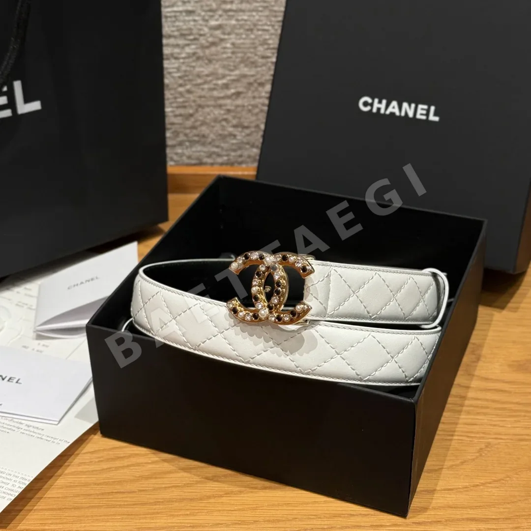 샤넬 더블 C 메탈 로고 램스킨 벨트 173904