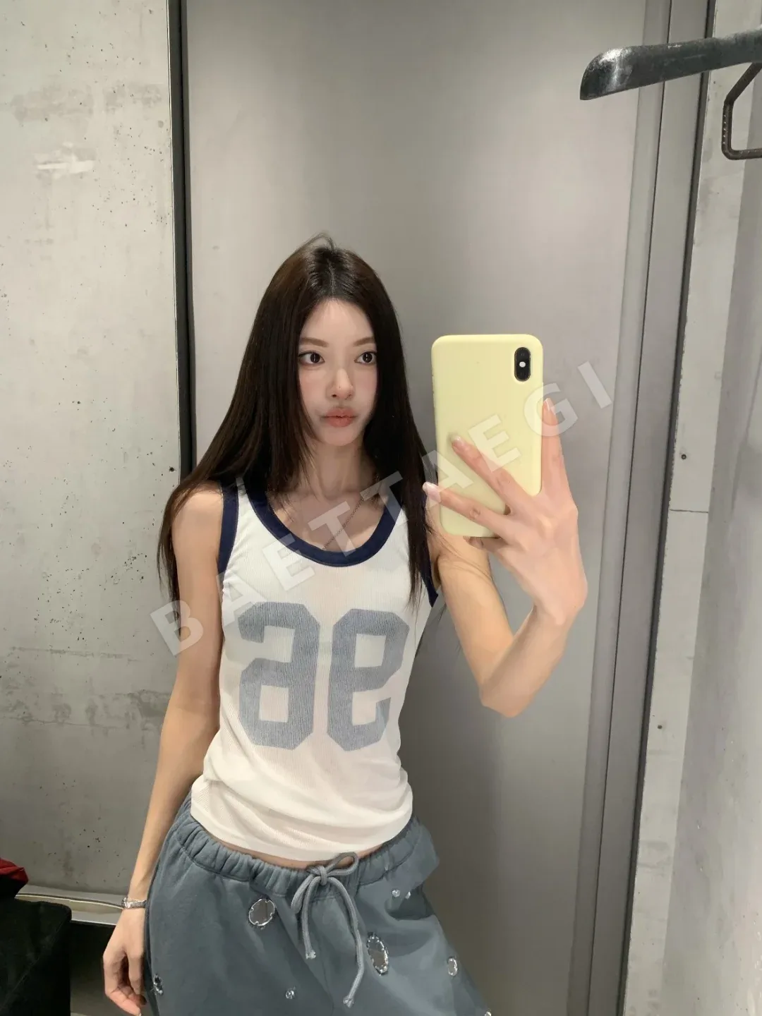 아크네스튜디오 컬러 블록 로고 슬림핏 반팔 티셔츠 상세 이미지 9