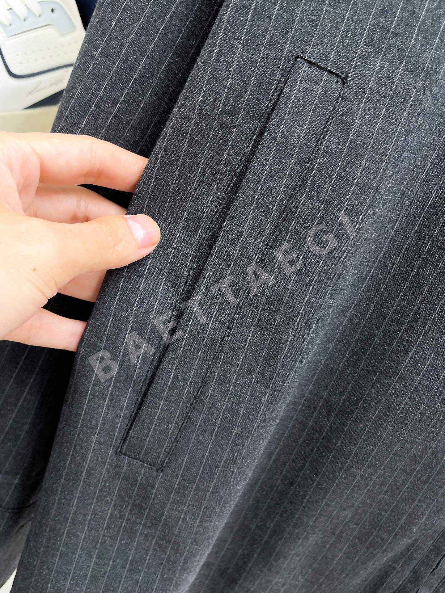 버버리 블룸즈베리 핀스트라이프 울 로고 자수 남성 자켓 상세 이미지 7