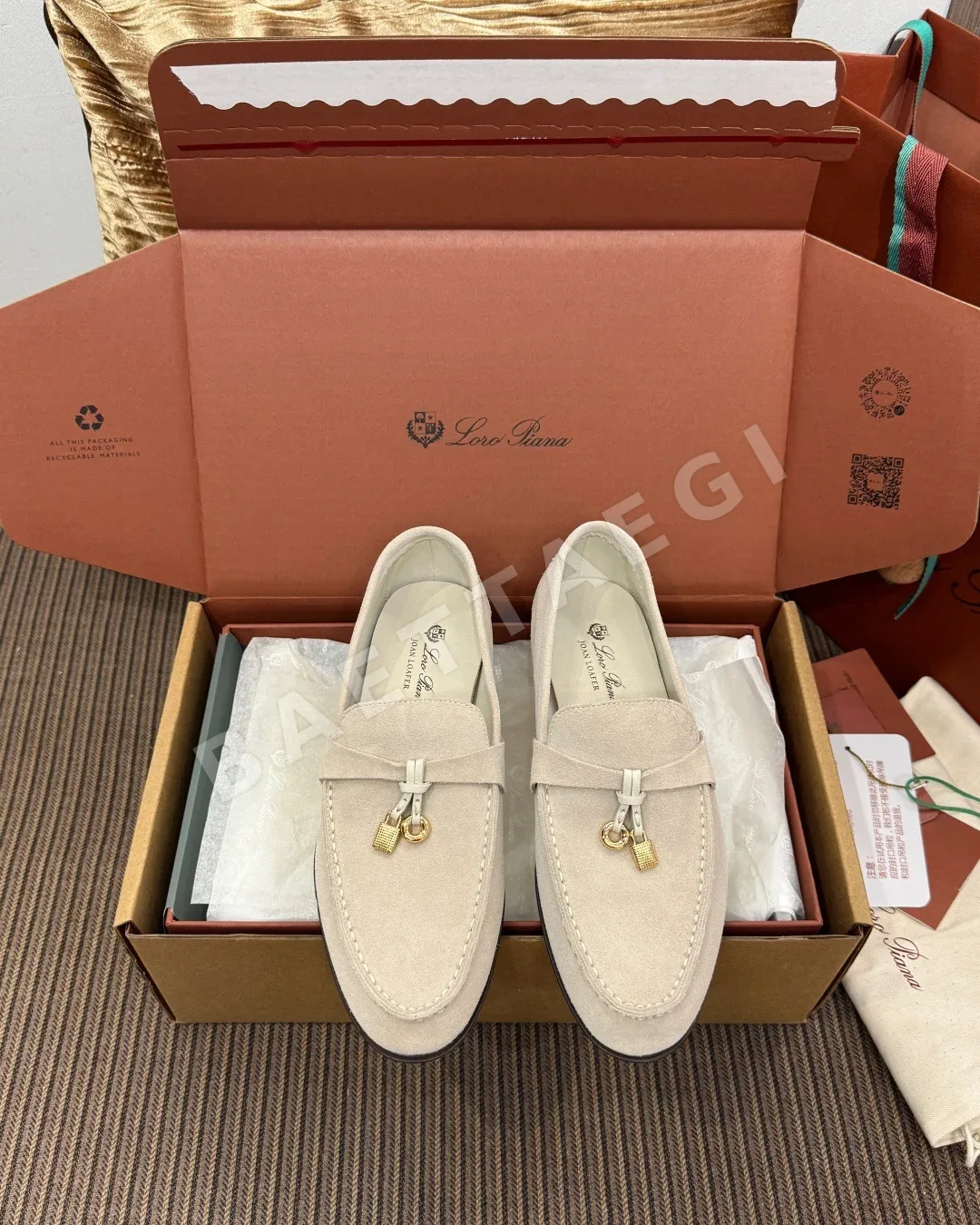 로로피아나 조안 여성 스웨이드 로퍼 105252