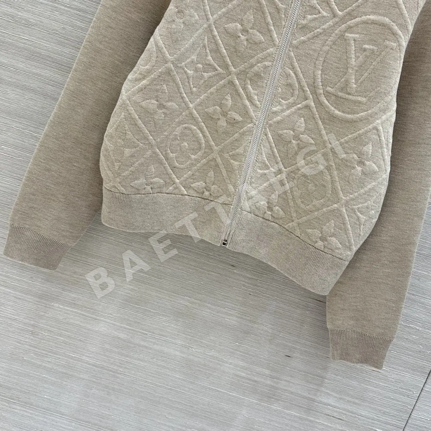 루이비통 3D 모노그램 니트 베이스볼 자켓 상세 이미지 5