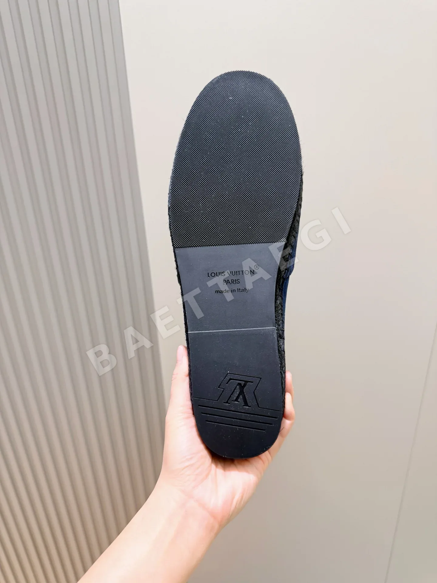 루이비통 로퍼 남성 송아지가죽 미니멀한 스타일 상세 이미지 9