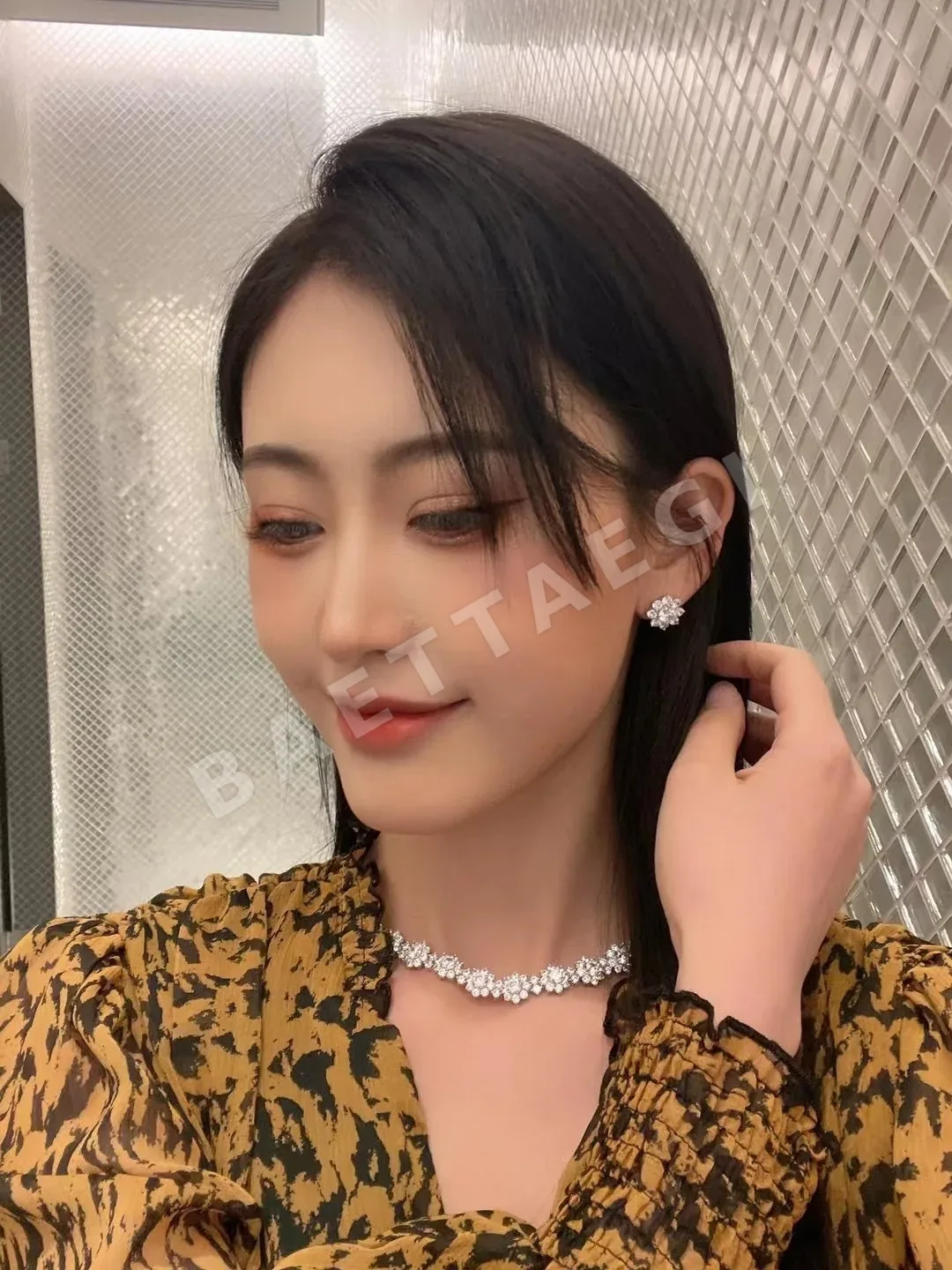 해리윈스턴 해바라기 디자인 목걸이 상세 이미지 9