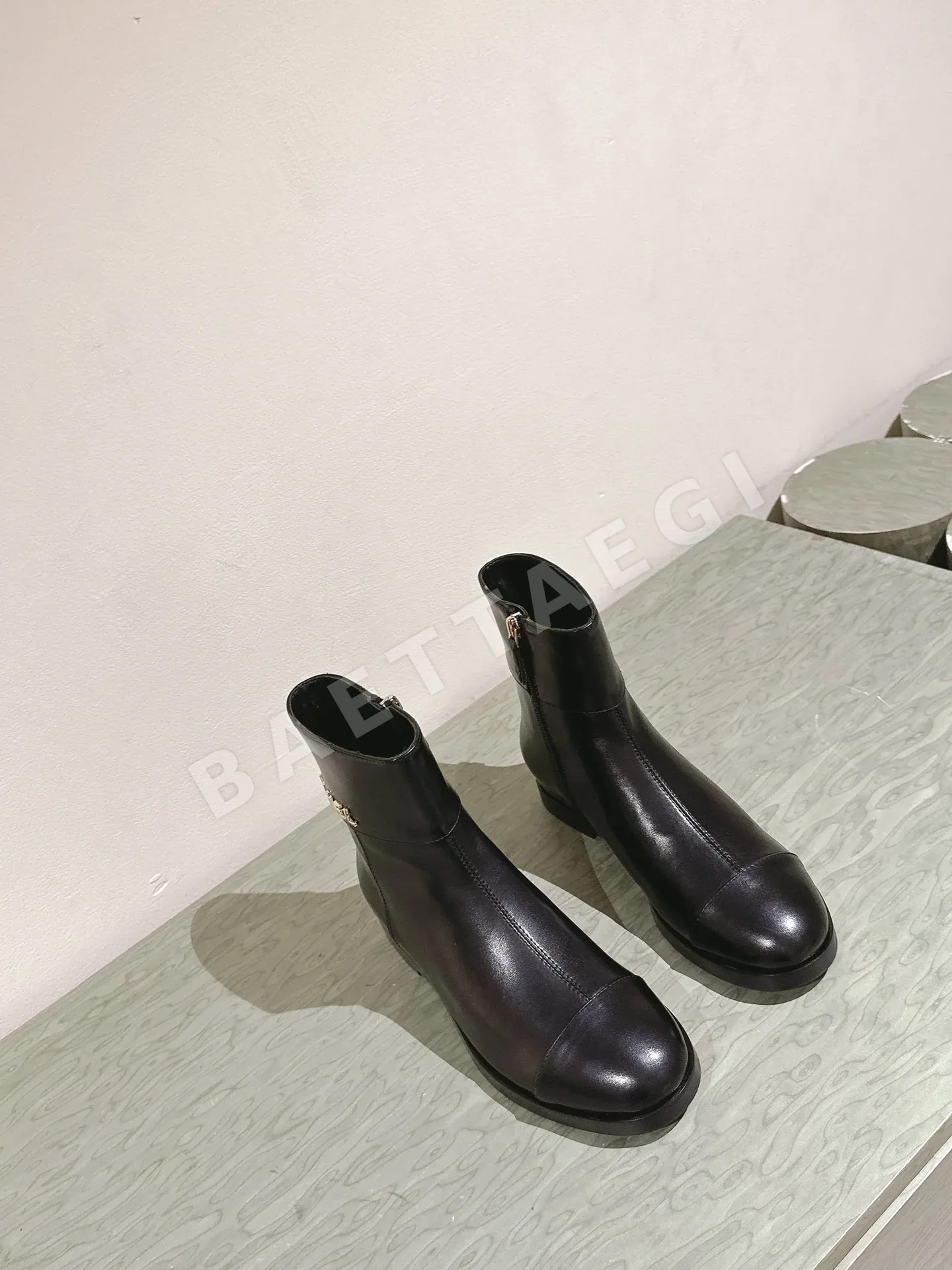샤넬 가죽 자수 로고 부츠 상세 이미지 7
