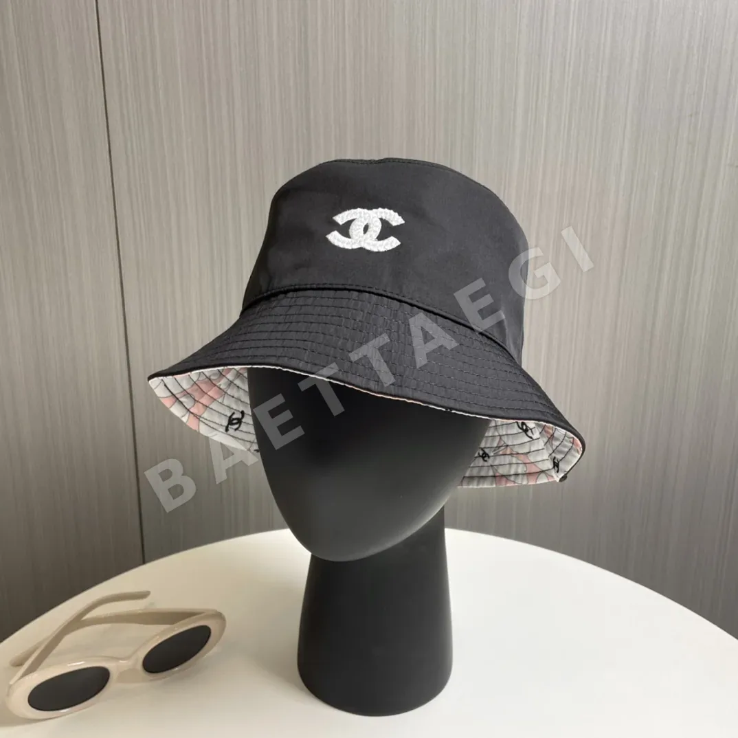 샤넬 더블 C 로고 버킷 햇 모자 상세 이미지 1