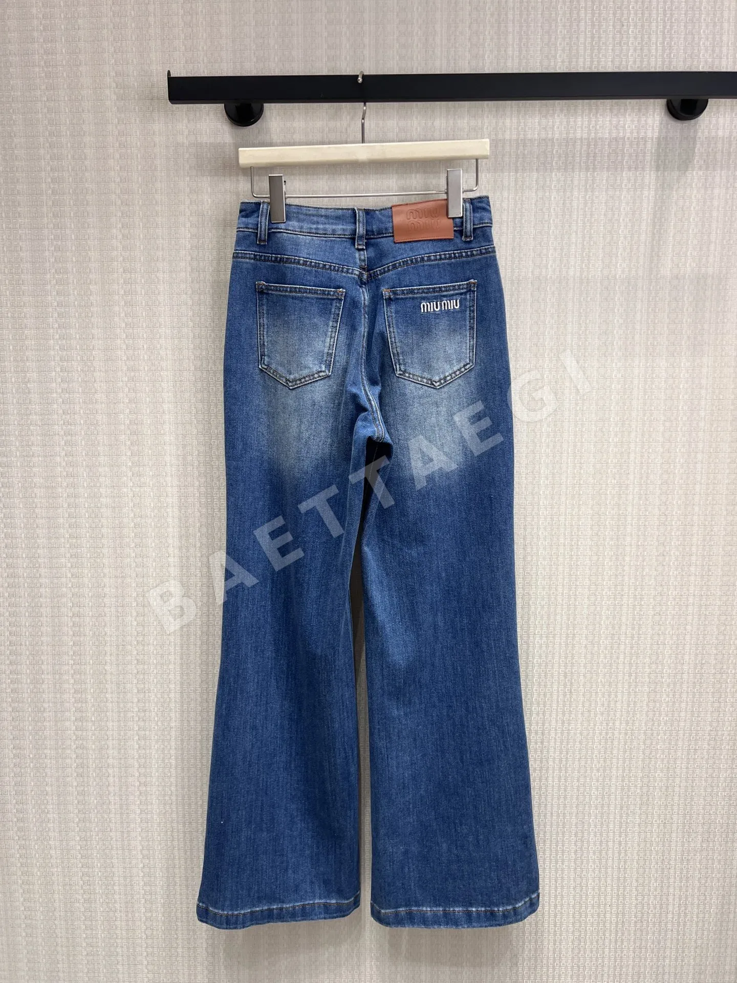 미우미우 레트로 워시드 데님 하이웨스트 와이드 바지 상세 이미지 7
