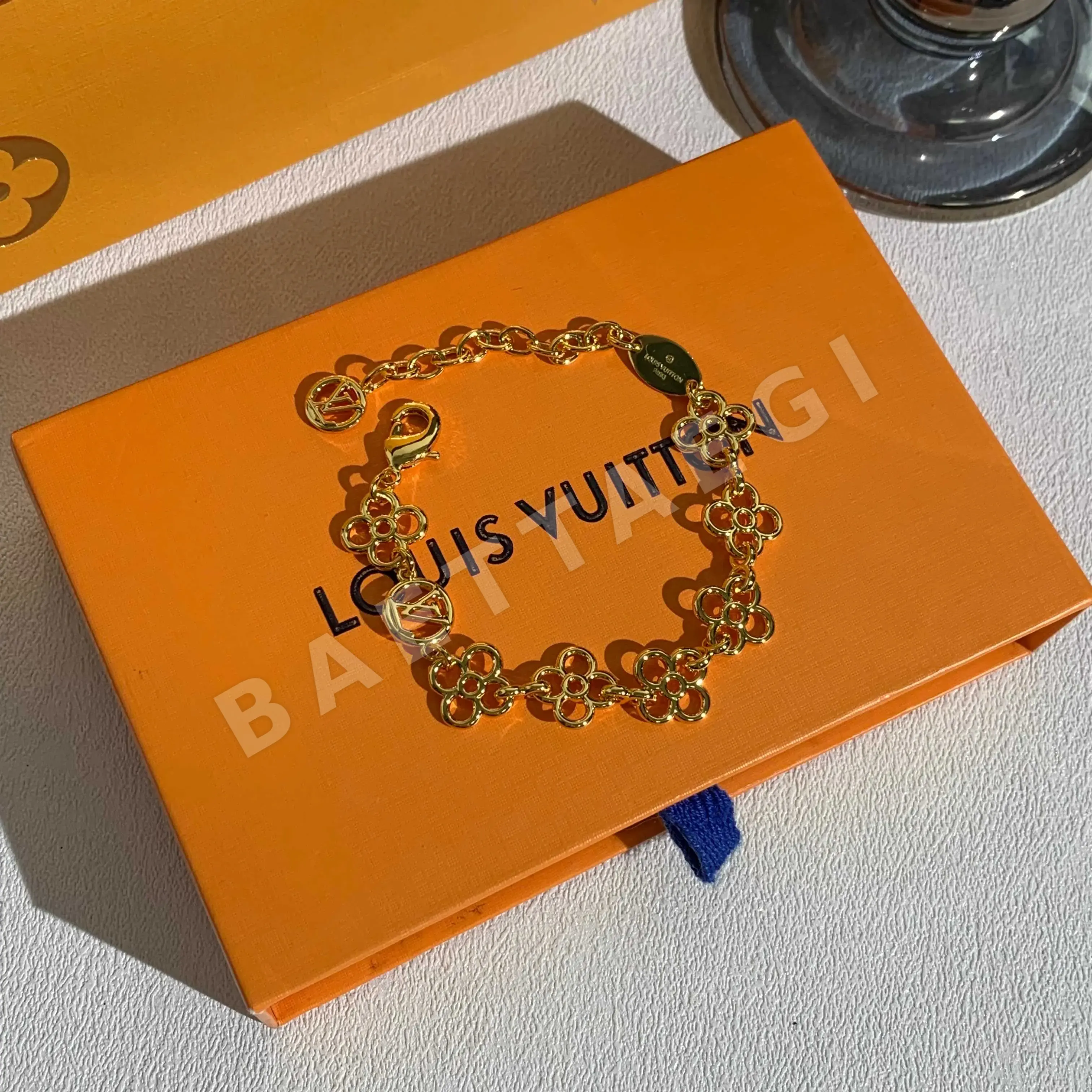 루이비통 칠보 세공 팔찌 상세 이미지 3