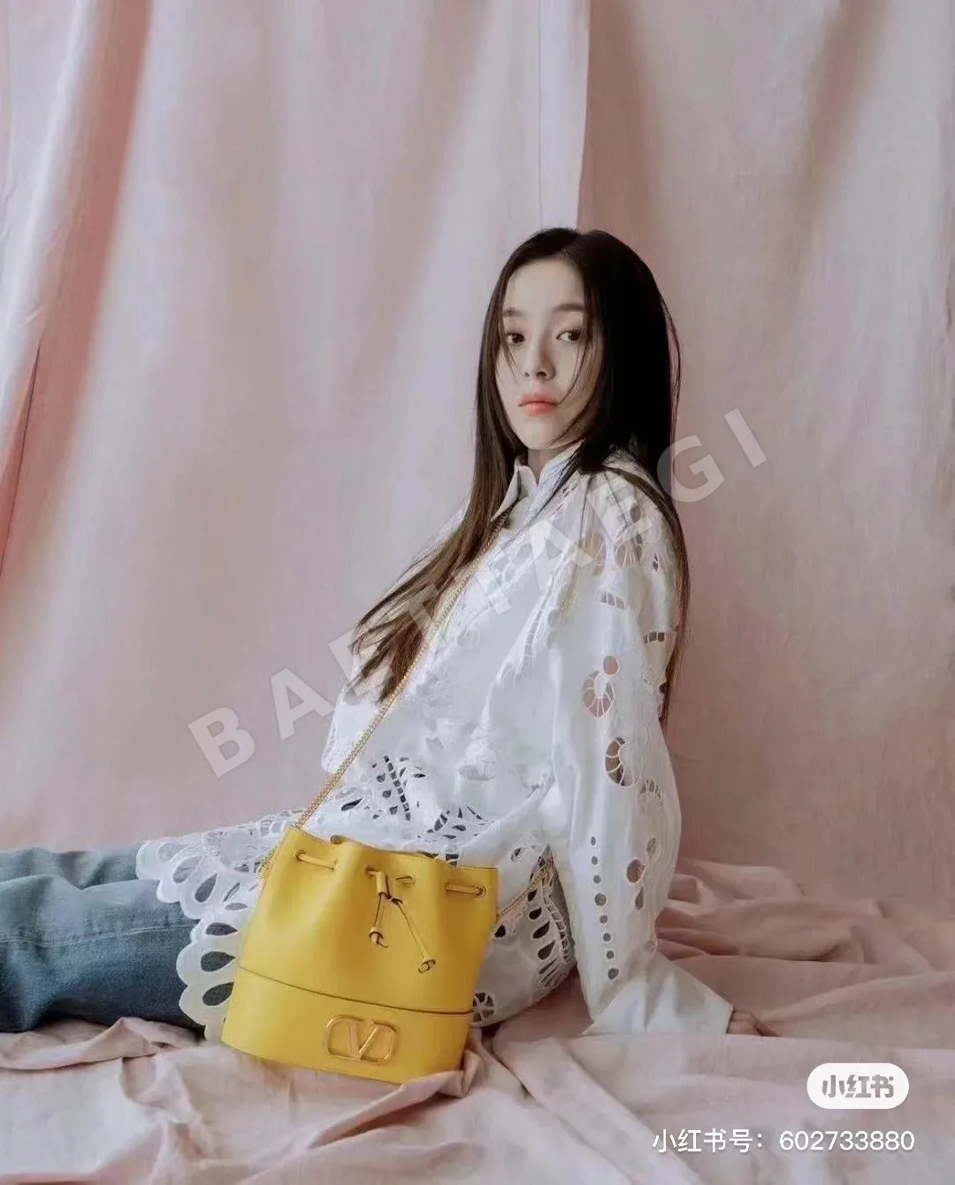 발렌티노 빈티지 황동 장식 체인 숄더 버킷백 상세 이미지 2