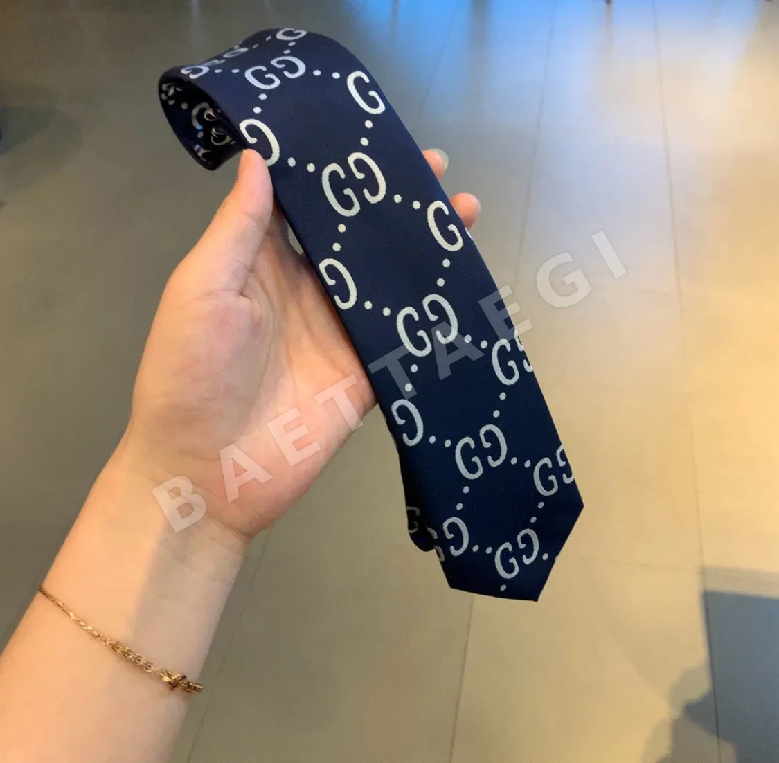 구찌 인터로킹 더블 G 자카드 실크 넥타이 상세 이미지 4