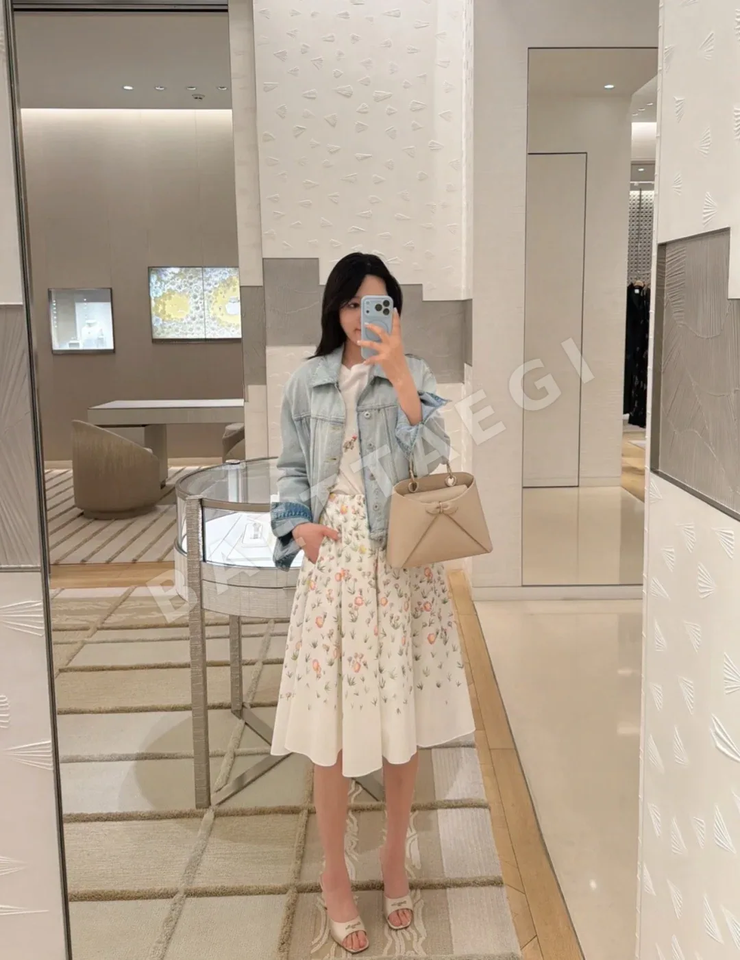 디올 로고 자수 라펠 데님 자켓 상세 이미지 4