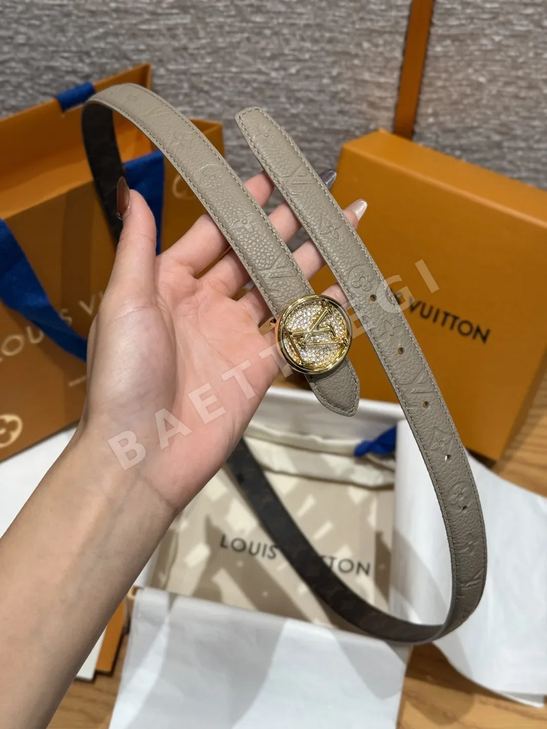 루이비통 도핀 리버시블 20mm 벨트 상세 이미지 6