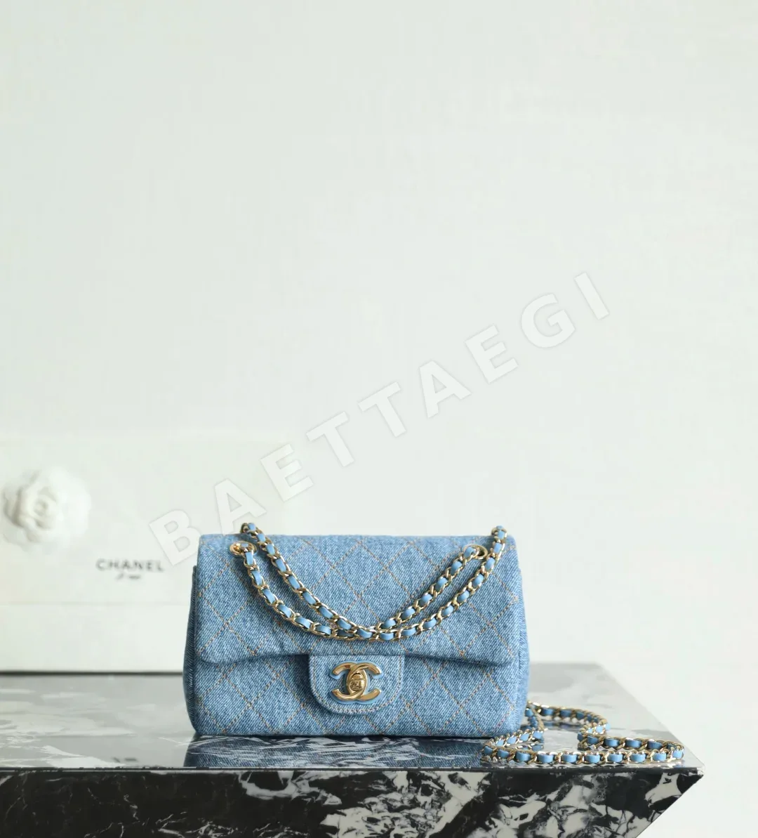 샤넬 26B 블루 데님 미니 플랩 백 156574