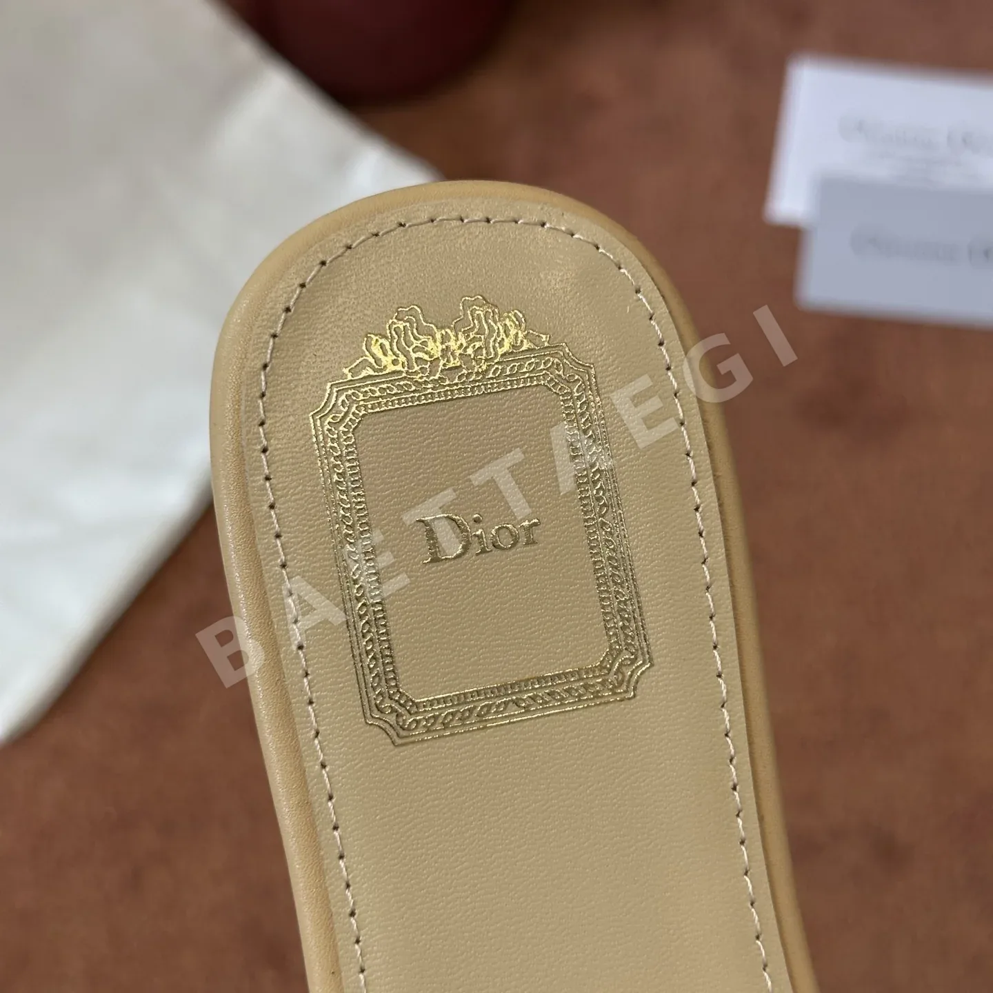디올 샌들 캔버스 로고 자수 상세 이미지 4