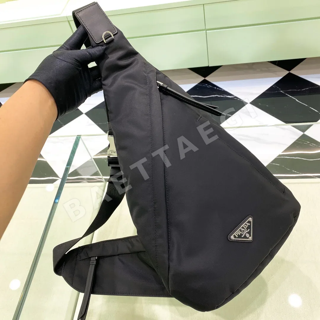 프라다 방수 패러슈트 원단 백팩 2VZ092