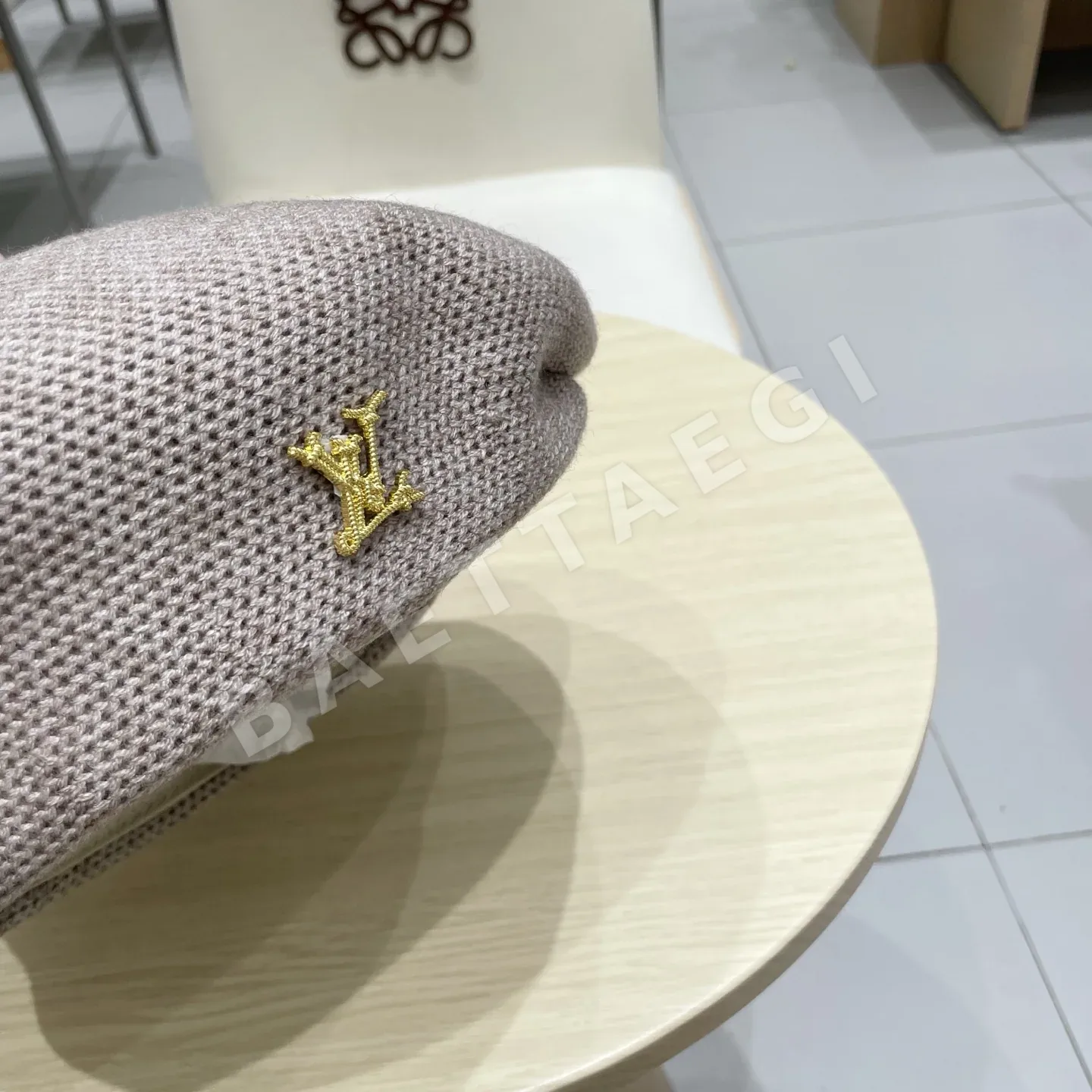 루이비통 무지 린넨 베레모 모자 상세 이미지 3