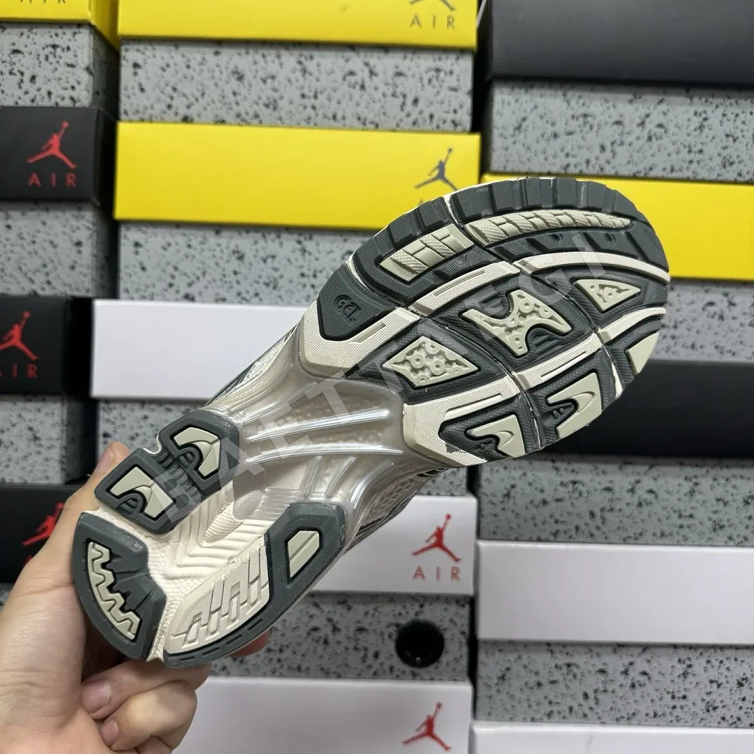 아식스 [LZ] 젤 카야노 14 1201A019-200 200563 Asics Gel-Kayano 14 Birch Dark Pewter 상세 이미지 9