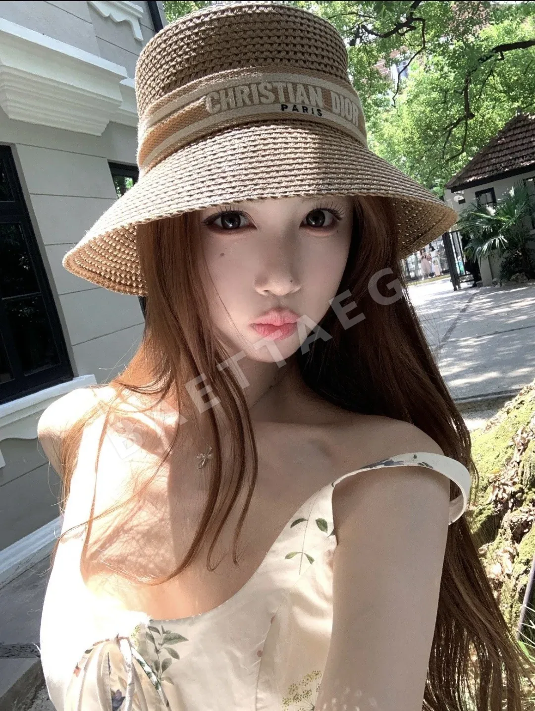 디올 엠보싱 밀짚 모자 133641