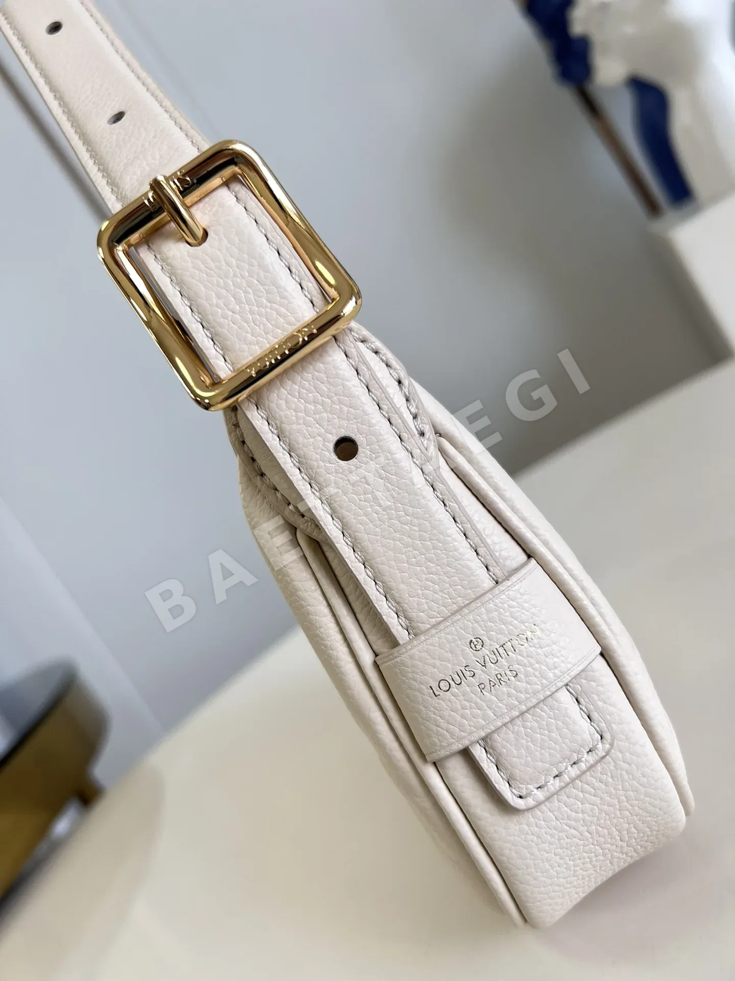 루이비통 미니 모노그램 앙프렝뜨 숄더백 M82391 상세 이미지 4