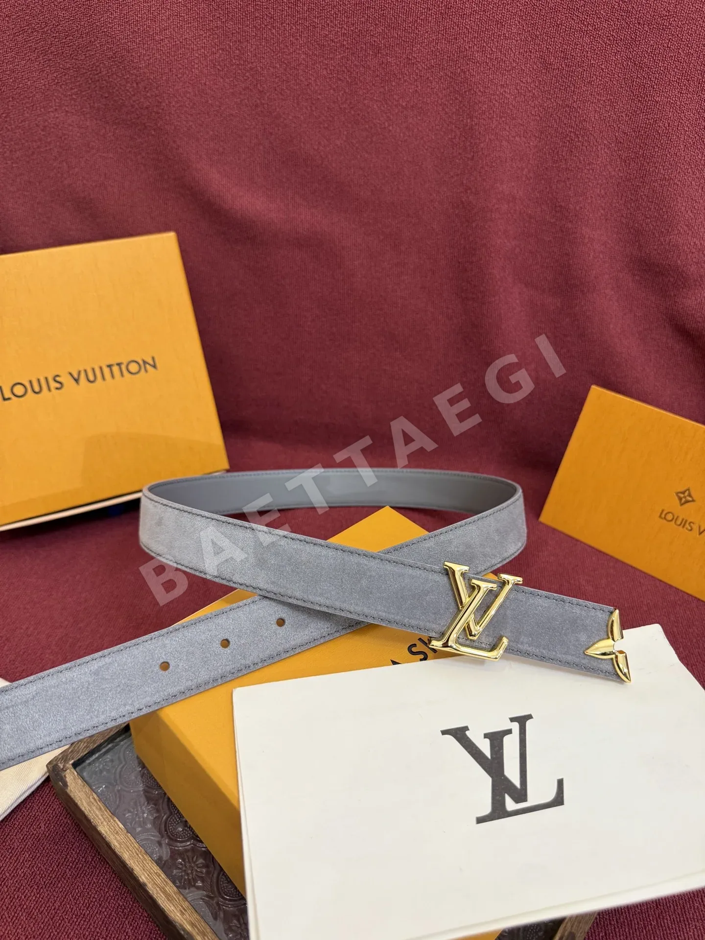 루이비통 LV 이니셜 골드 버클 스웨이드 벨트 상세 이미지 3