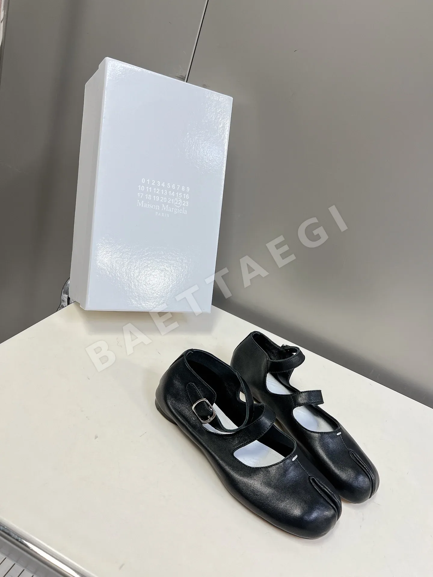 마르지엘라 스플릿토 플랫 9225 상세 이미지 2