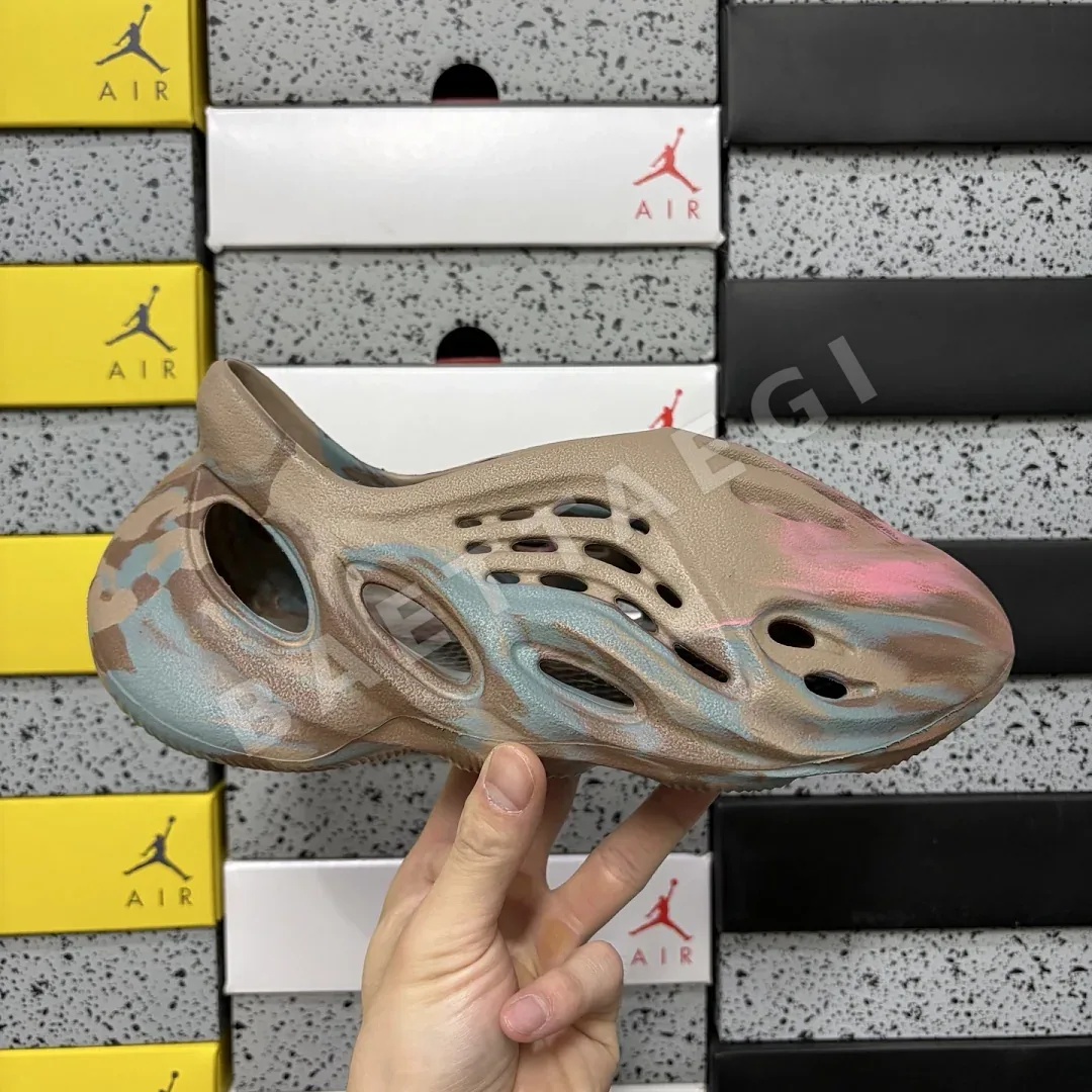 아디다스 [LW] 이지 폼 RNNR MX GY3969 200650 Adidas Yeezy Foam RNNR MX Sand Grey 상세 이미지 9
