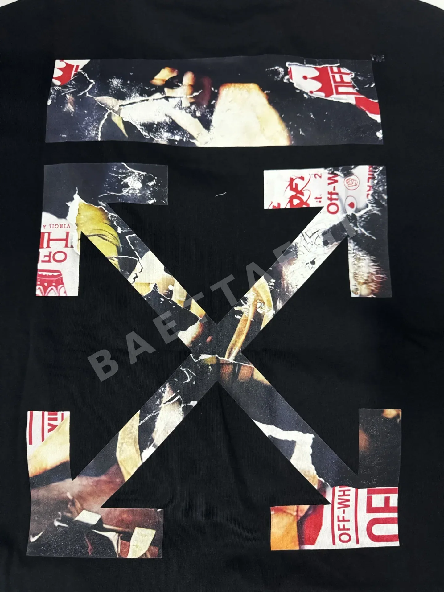 오프화이트 캐릭터 슬로건 화살표 프린트 남성 반팔 티셔츠 OF 상세 이미지 6